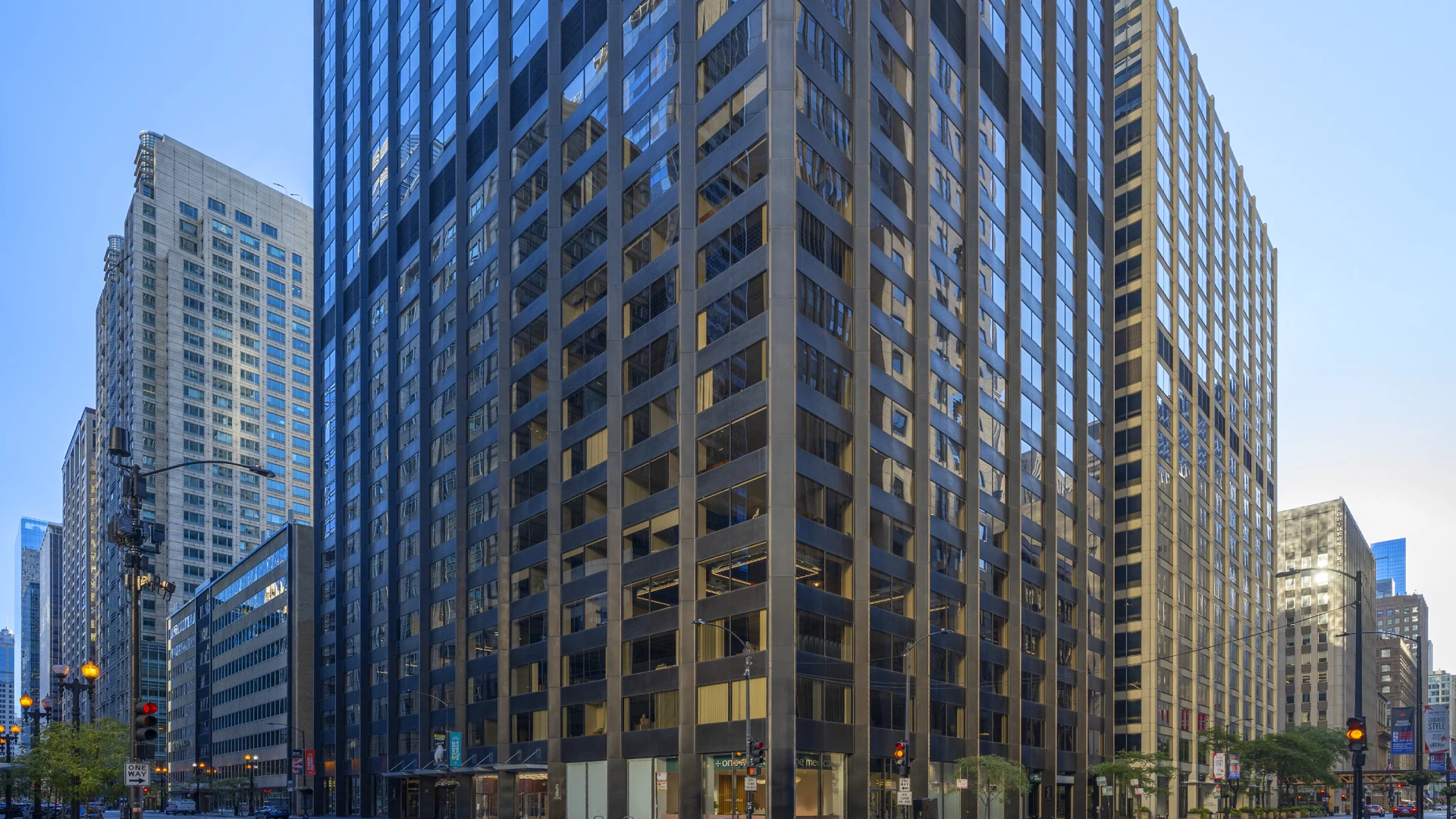 images for 230 w monroe (6)